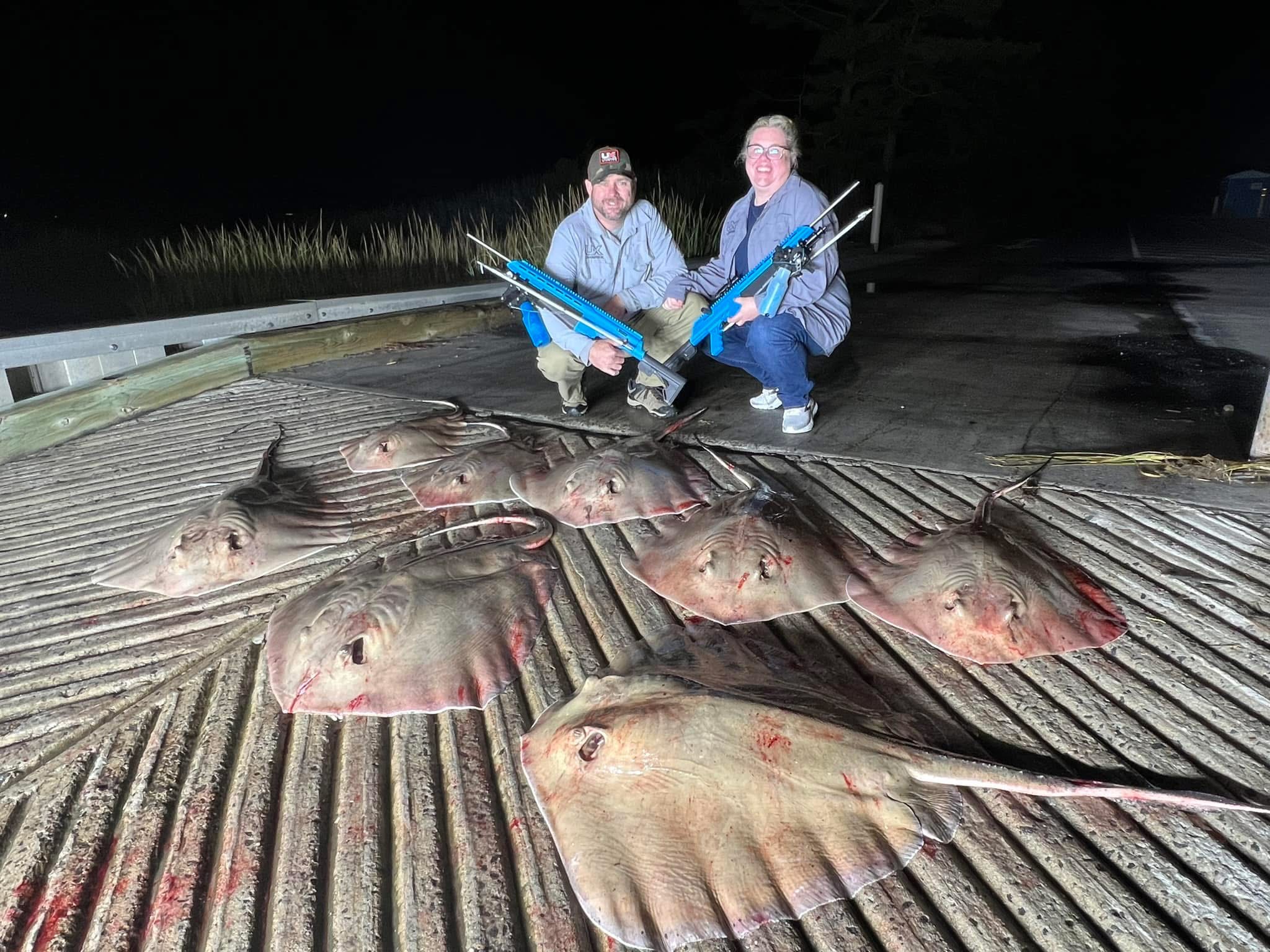 Two Bowfishers with the Umarex FishR and several rays